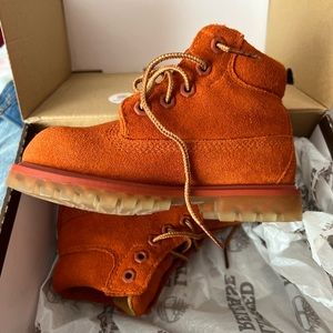 New in box Timberlands size 9 toddler, rust